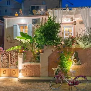 Holiday home Flowers In The - Elegant In, Argostoli (Kefalonia)