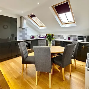 7 Bluebridge Court With Free Parking , York United Kingdom